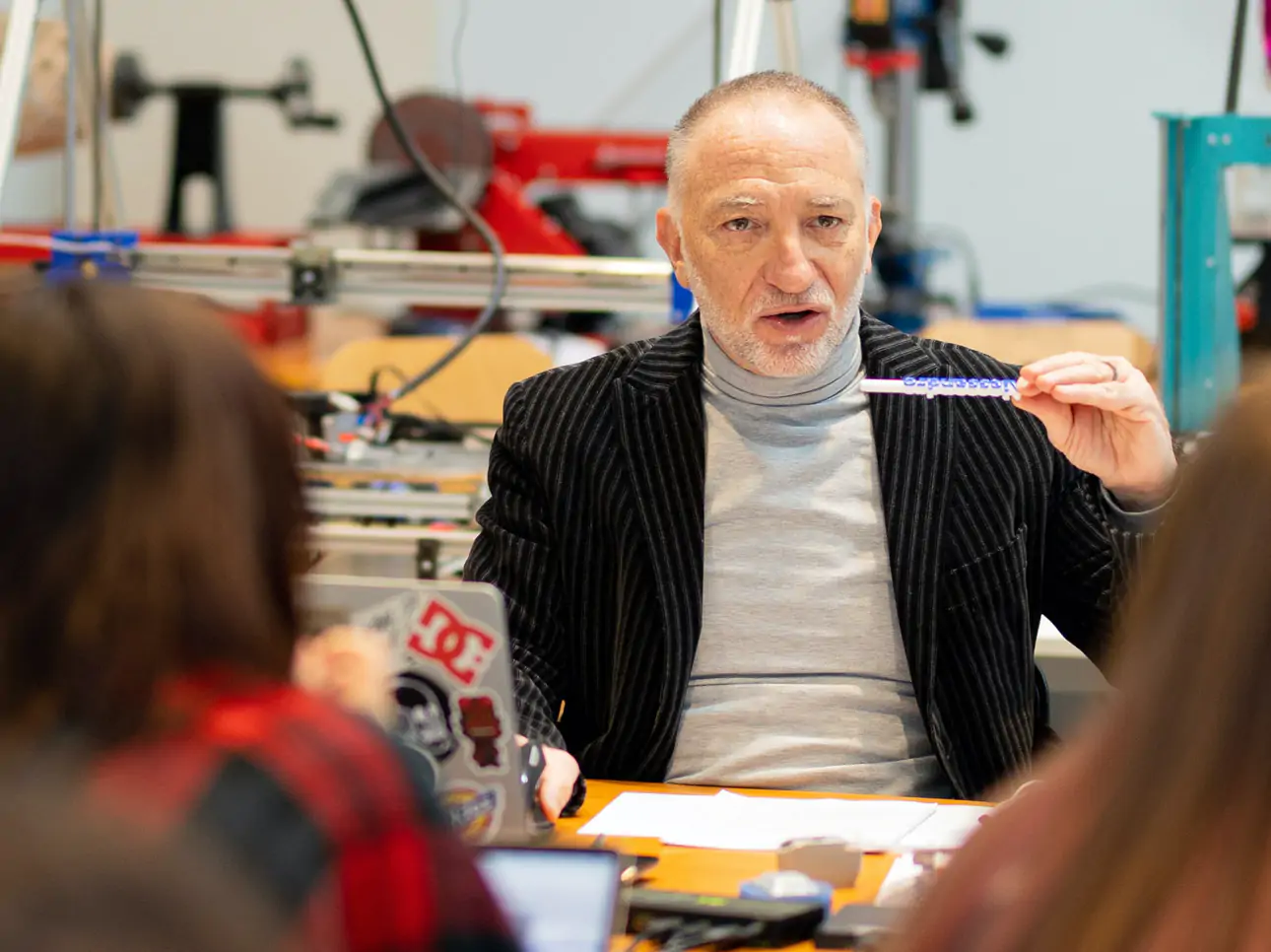 Invia la tua candidatura per diventare docente in IAAD. e formare le future generazioni di designer di successo